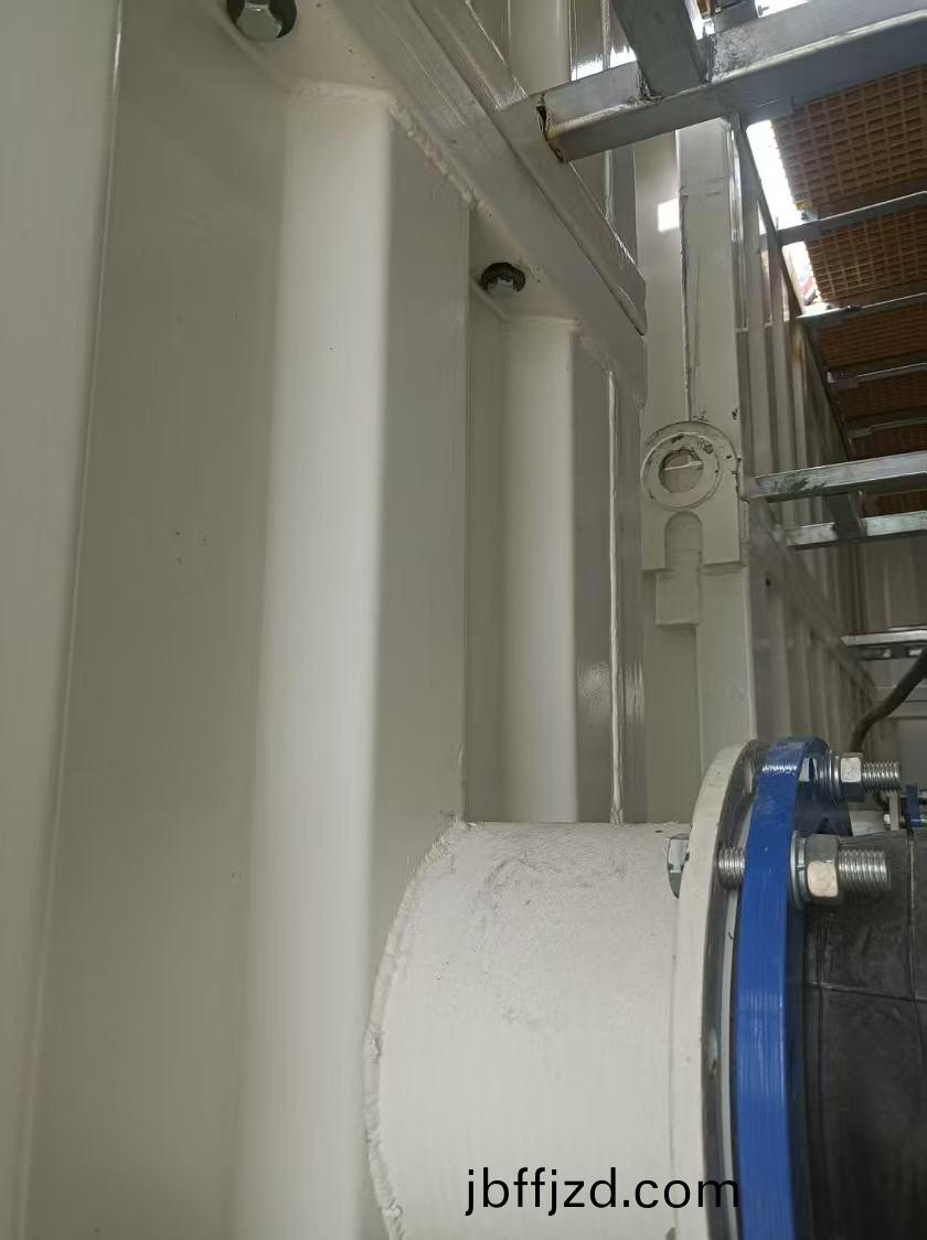 1741482783654298.jpg 防(fang)腐施工(gong)3.jpg