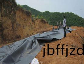 土(tu)工膜現場施工/新疆(jiang)土(tu)工(gong)膜